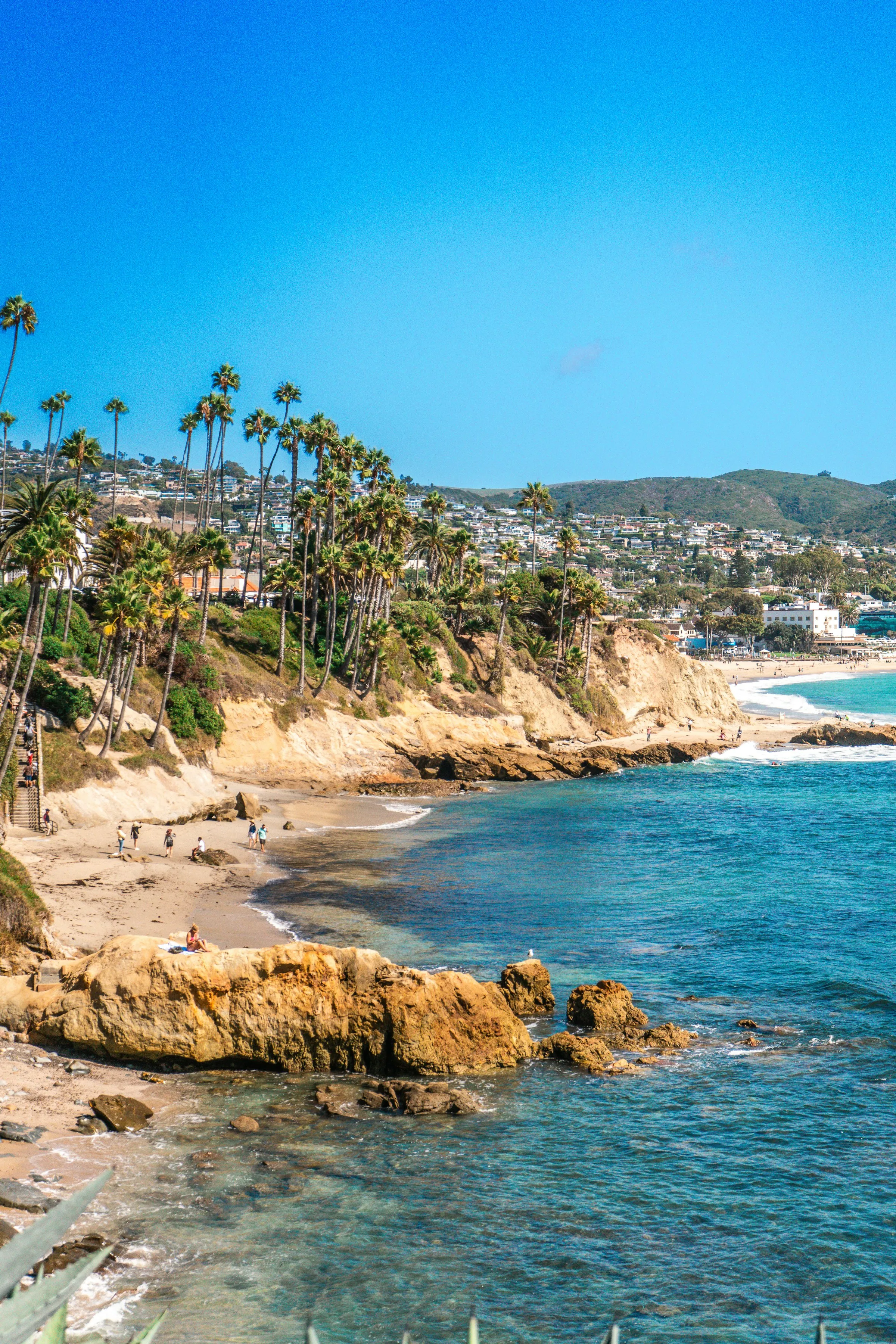 Coves and cliffs along Laguna Beach